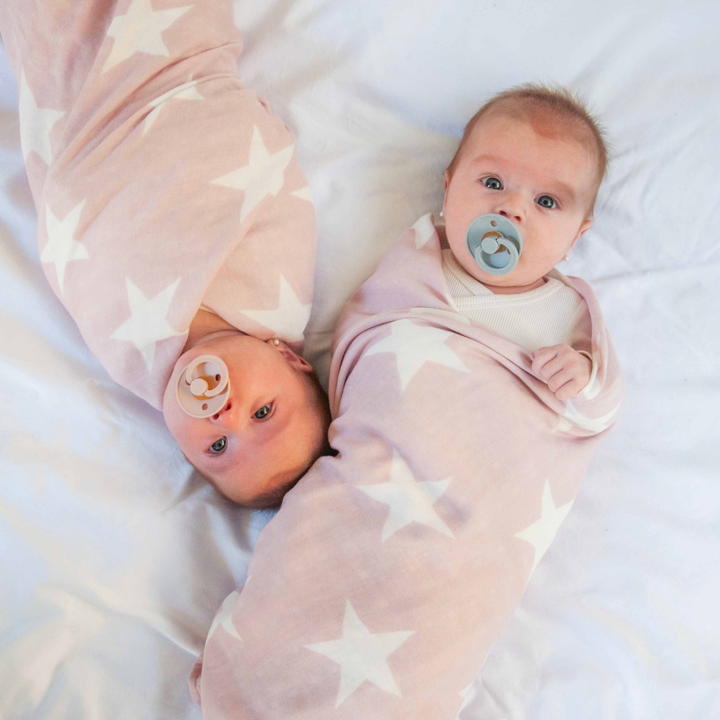 MANTA SWADDLE ROSA ESTRELLAS